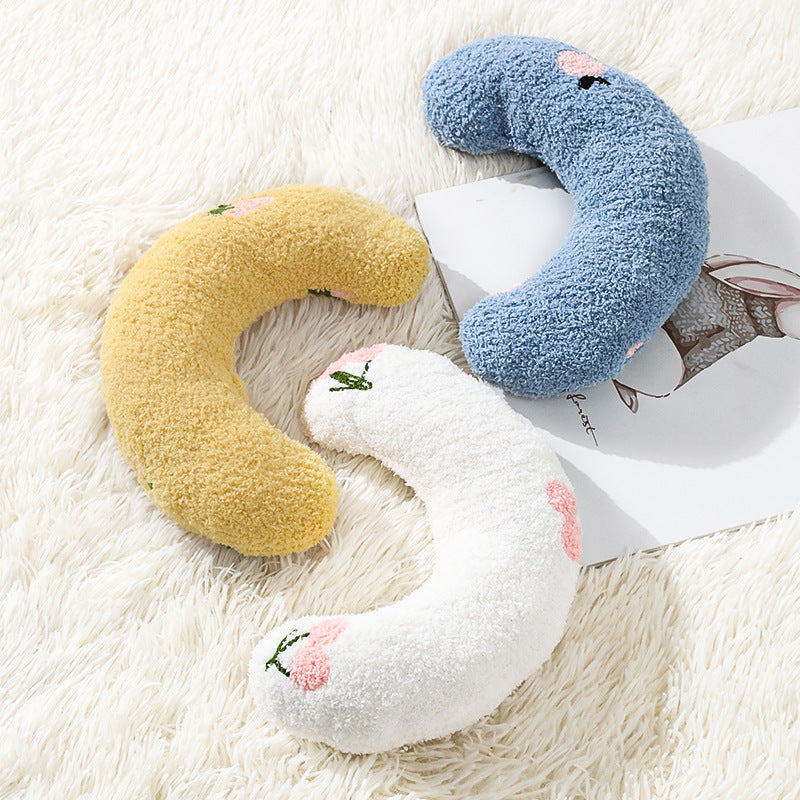 Enhanced Comfort: New Teddy Plush Pet Crescent Pillow for Deep Sleep and Neck Support